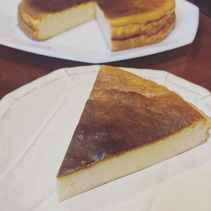 シンプル　ベークドチーズケーキ